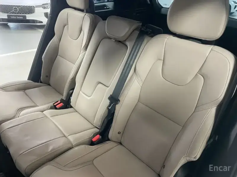 2025 Volvo XC90 с пробегом 5 753 км