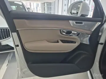 2026 Volvo XC90 с пробегом 1 039 км