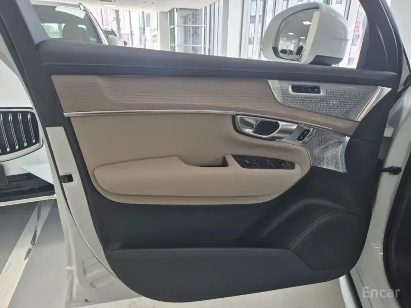 2026 Volvo XC90 с пробегом 1 039 км