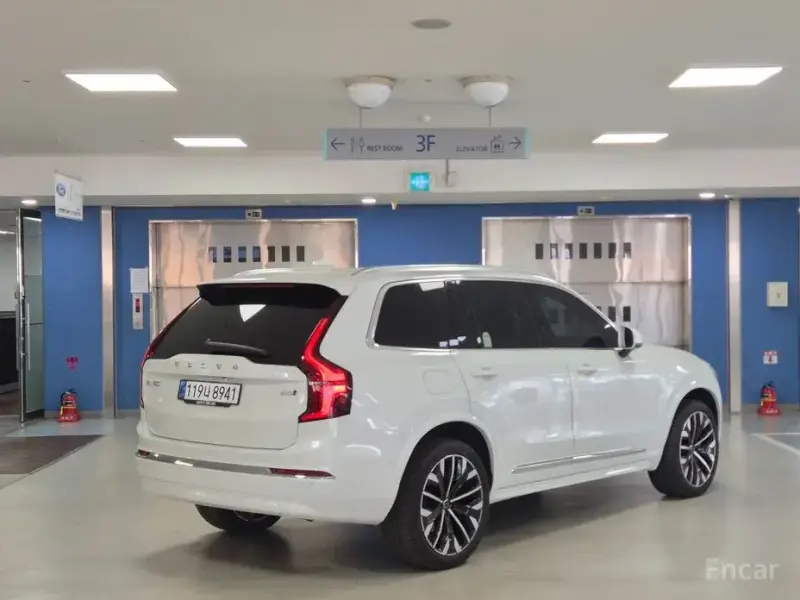 2026 Volvo XC90 с пробегом 727 км