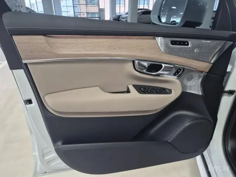 2026 Volvo XC90 с пробегом 727 км