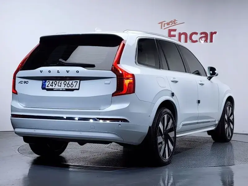 2024 Volvo XC90 с пробегом 27 022 км