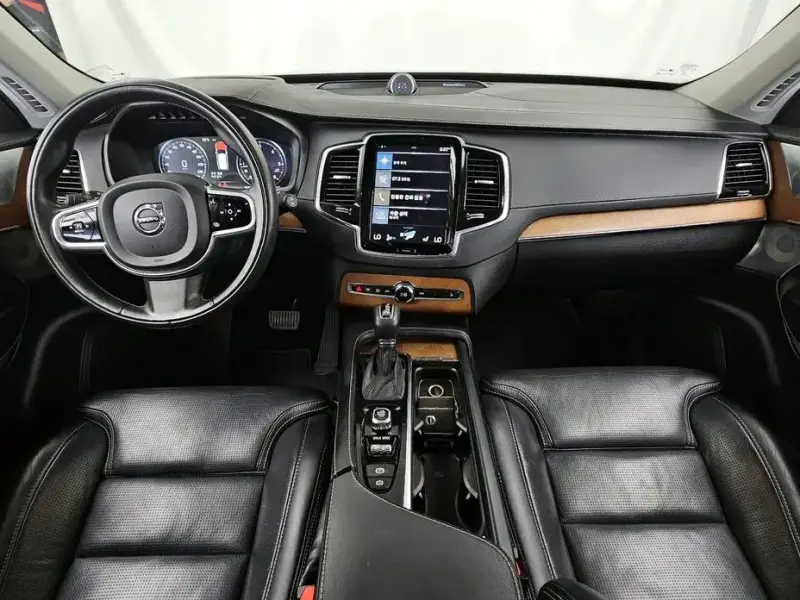 2017 Volvo XC90 с пробегом 103 458 км