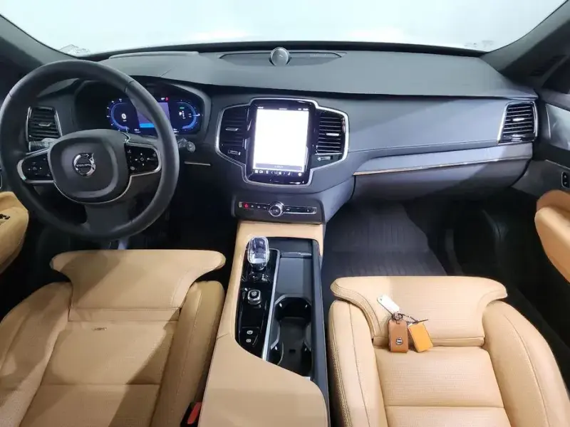 2024 Volvo XC90 с пробегом 27 022 км