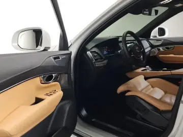 2024 Volvo XC90 с пробегом 27 022 км