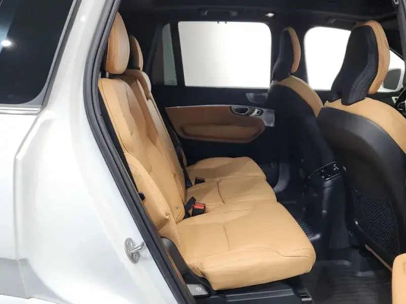 2024 Volvo XC90 с пробегом 27 022 км