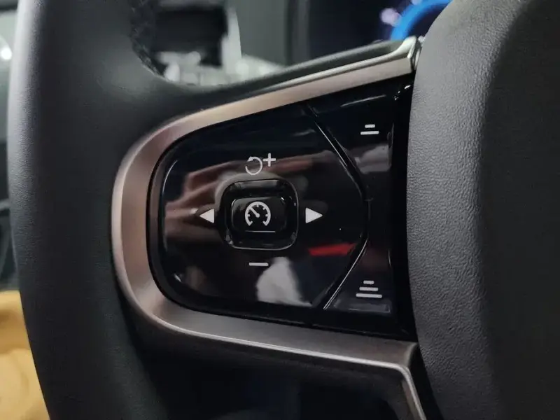 2024 Volvo XC90 с пробегом 27 022 км