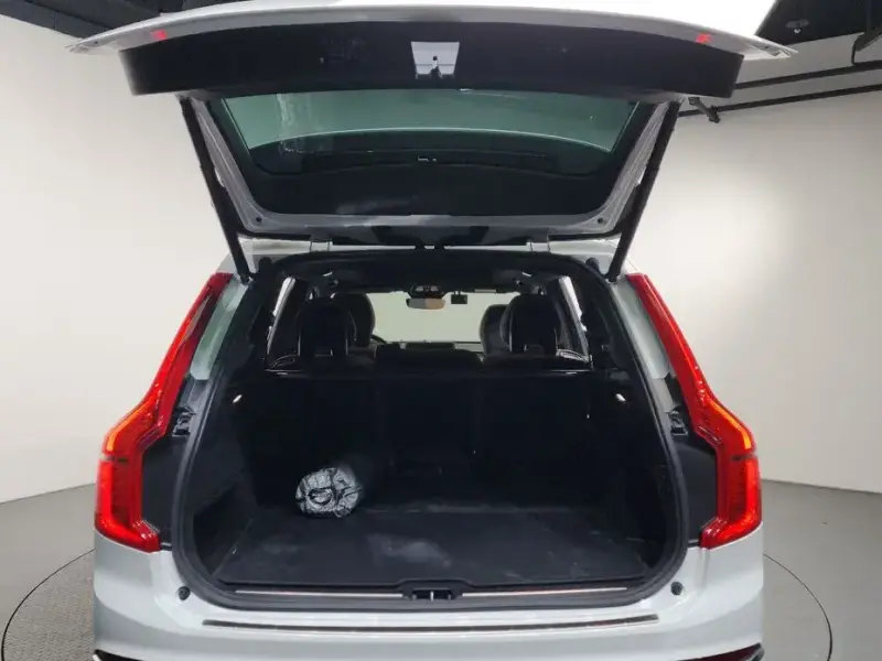 2024 Volvo XC90 с пробегом 27 022 км