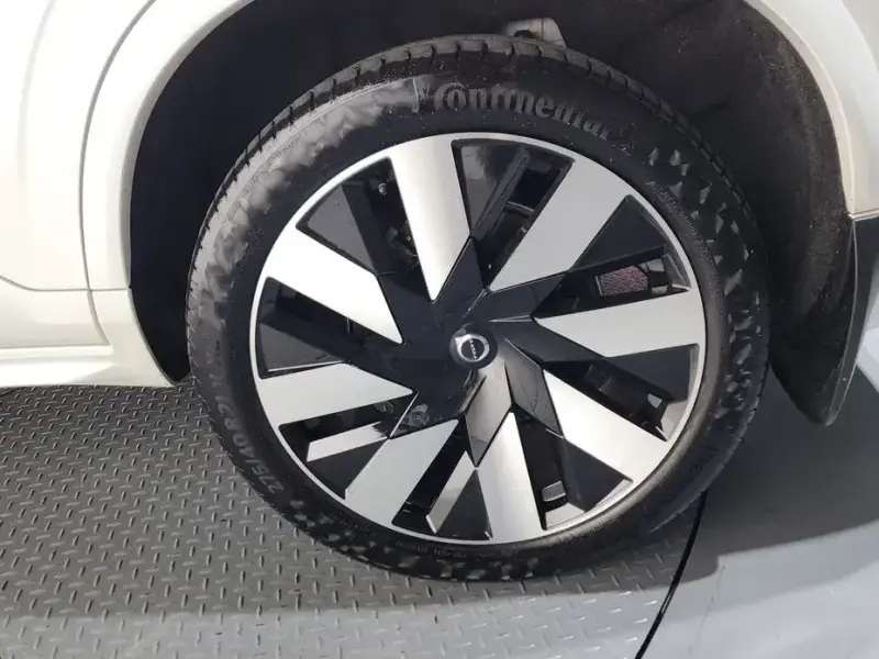 2024 Volvo XC90 с пробегом 27 022 км