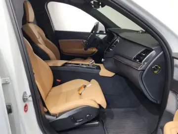 2024 Volvo XC90 с пробегом 27 022 км