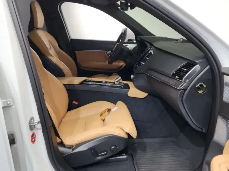 2024 Volvo XC90 с пробегом 27 022 км