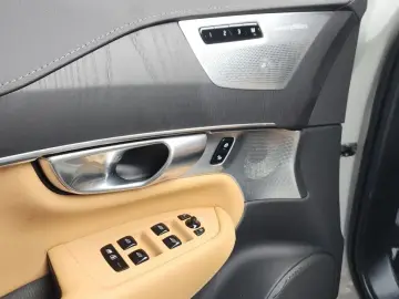 2024 Volvo XC90 с пробегом 27 022 км
