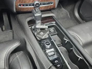 2016 Volvo XC90 с пробегом 106 696 км