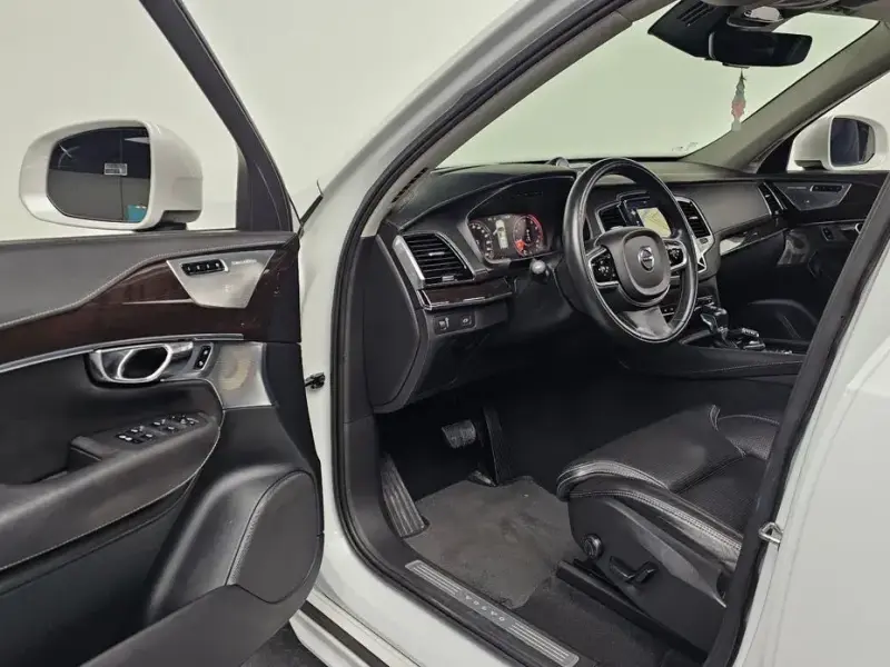 2016 Volvo XC90 с пробегом 106 696 км