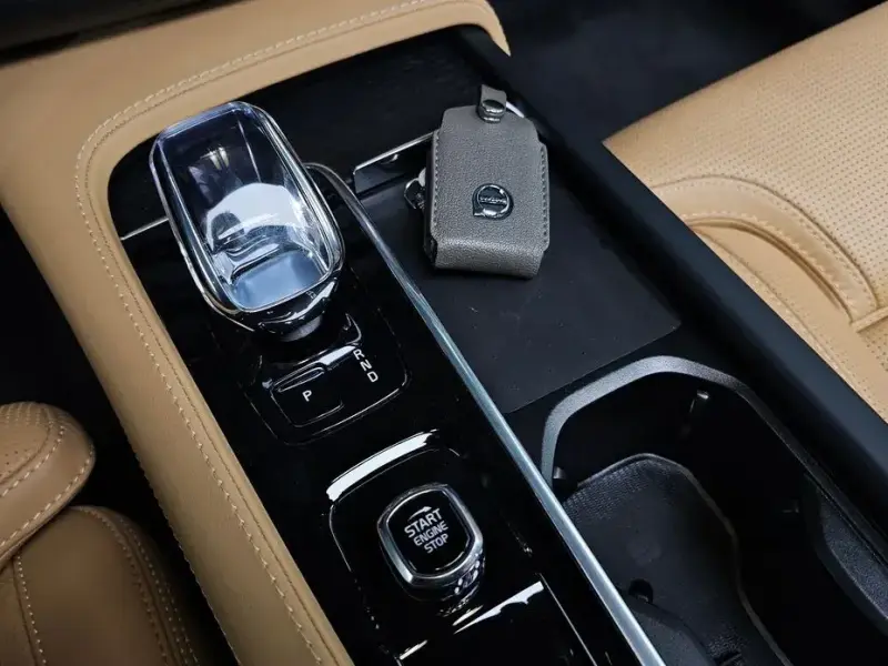 2024 Volvo XC90 с пробегом 9 225 км