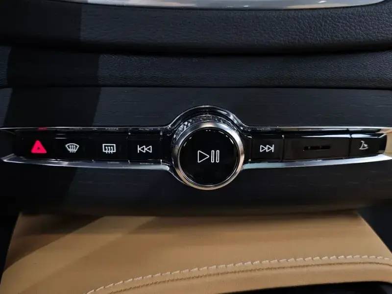 2024 Volvo XC90 с пробегом 9 225 км