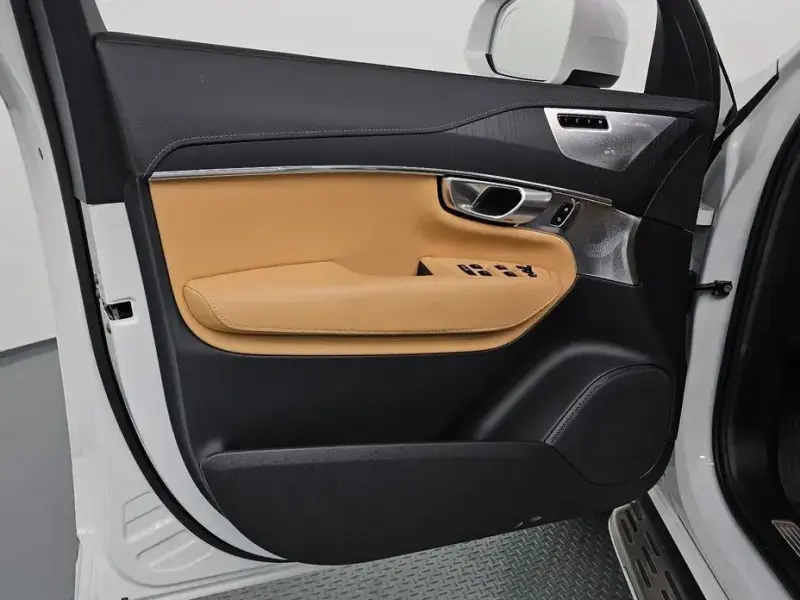 2024 Volvo XC90 с пробегом 9 225 км
