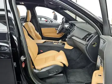 2022 Volvo XC90 с пробегом 29 976 км