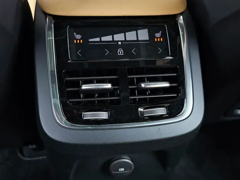 2022 Volvo XC90 с пробегом 29 976 км