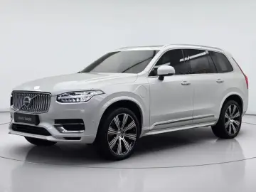 2022 Volvo XC90 с пробегом 47 516 км