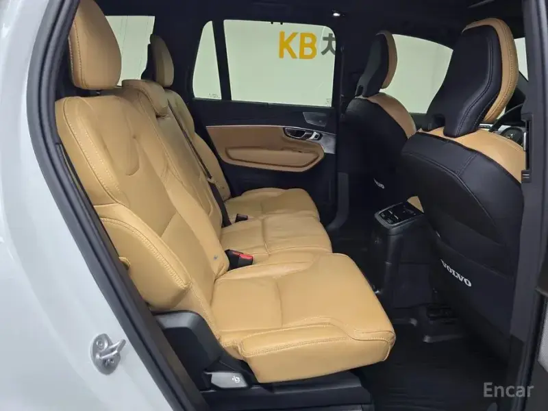 2022 Volvo XC90 с пробегом 47 516 км