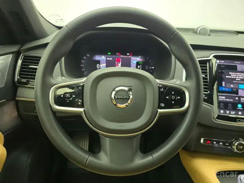 2022 Volvo XC90 с пробегом 47 516 км