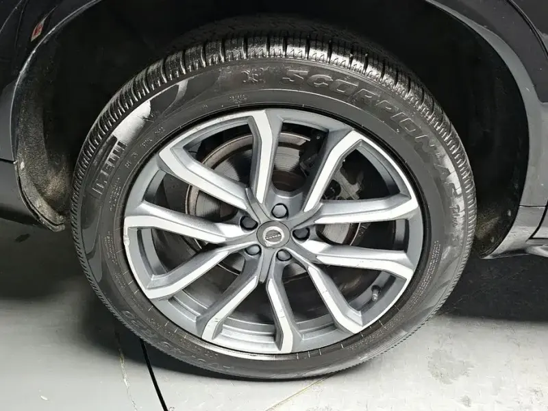 2017 Volvo XC90 с пробегом 115 028 км