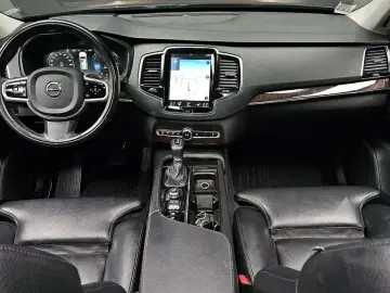 2017 Volvo XC90 с пробегом 115 028 км
