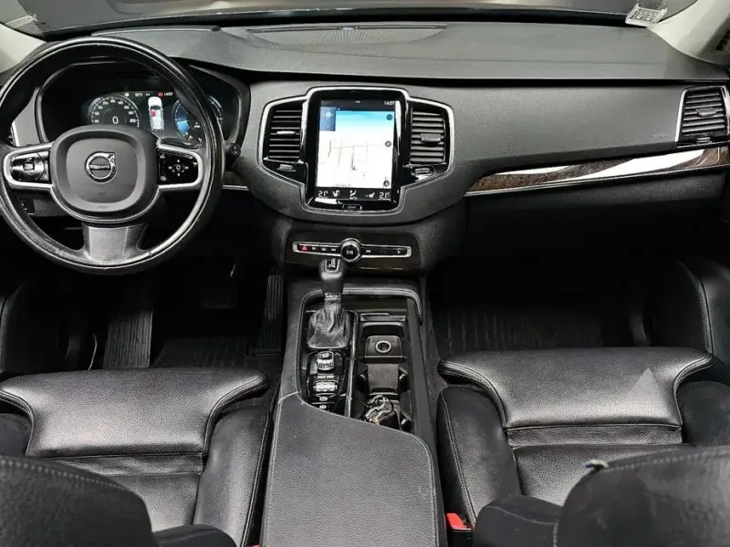 2017 Volvo XC90 с пробегом 115 028 км