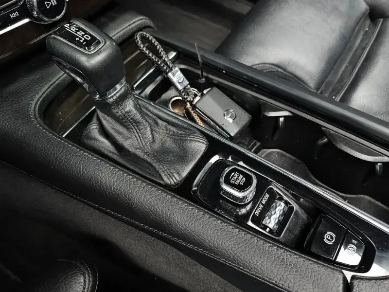 2017 Volvo XC90 с пробегом 115 028 км