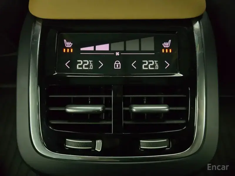 2022 Volvo XC90 с пробегом 47 516 км