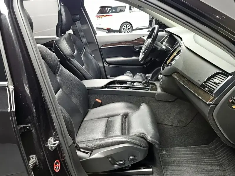2017 Volvo XC90 с пробегом 115 028 км