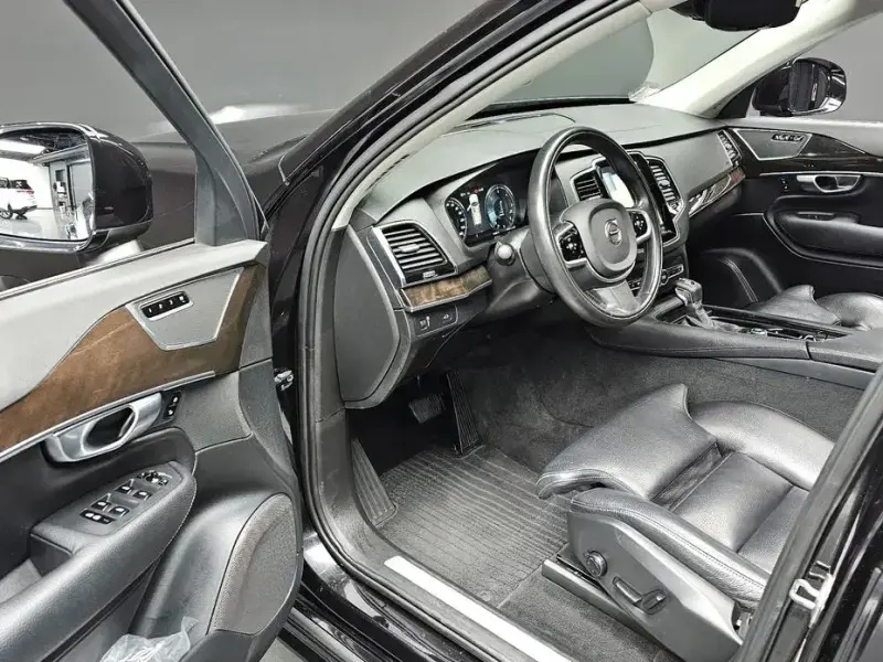 2017 Volvo XC90 с пробегом 115 028 км