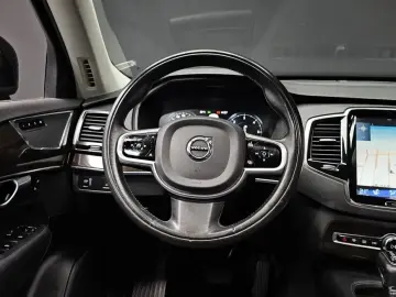 2017 Volvo XC90 с пробегом 115 028 км
