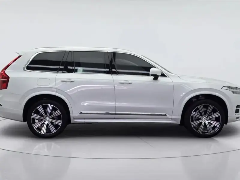 2025 Volvo XC90 с пробегом 12 710 км