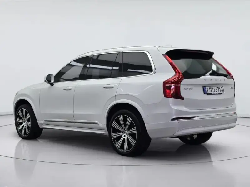 2025 Volvo XC90 с пробегом 12 710 км