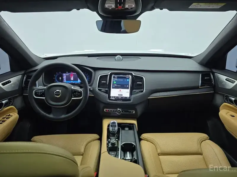 2025 Volvo XC90 с пробегом 12 710 км