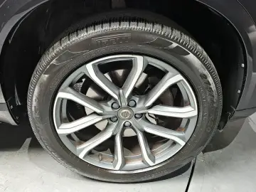 2017 Volvo XC90 с пробегом 115 028 км