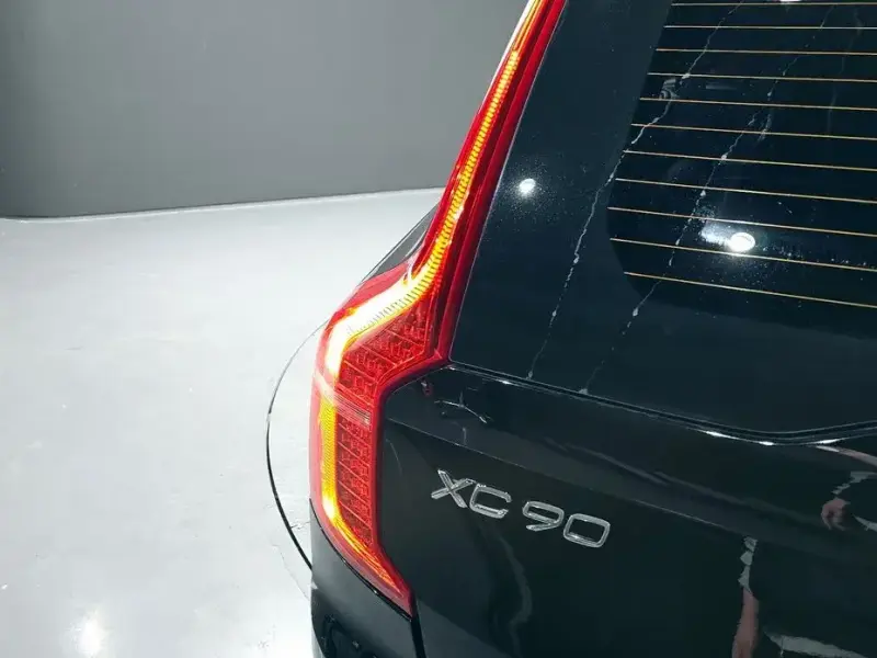 2017 Volvo XC90 с пробегом 115 028 км