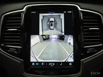 2025 Volvo XC90 с пробегом 12 710 км