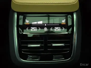 2025 Volvo XC90 с пробегом 12 710 км