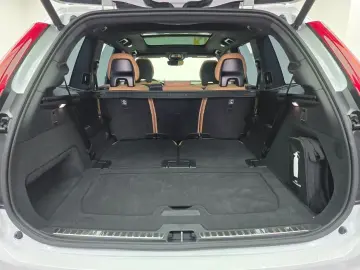 2025 Volvo XC90 с пробегом 12 710 км