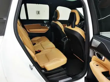2021 Volvo XC90 с пробегом 46 876 км