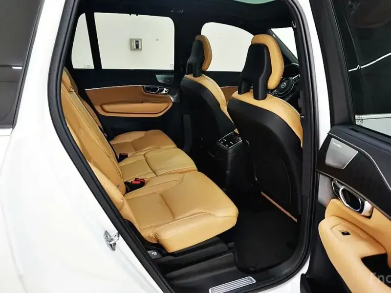 2021 Volvo XC90 с пробегом 46 876 км