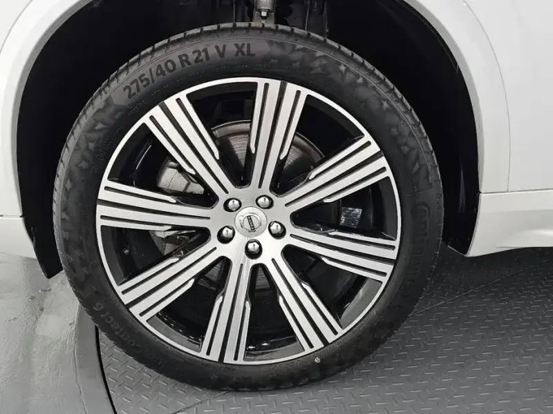 2025 Volvo XC90 с пробегом 10 893 км