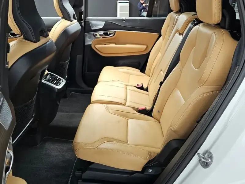 2025 Volvo XC90 с пробегом 10 893 км
