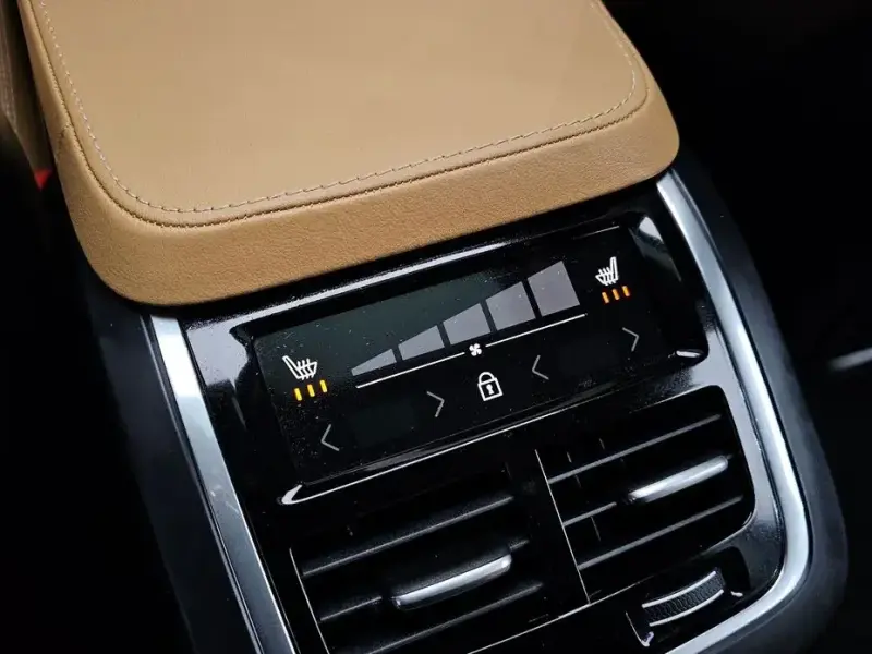 2025 Volvo XC90 с пробегом 10 893 км