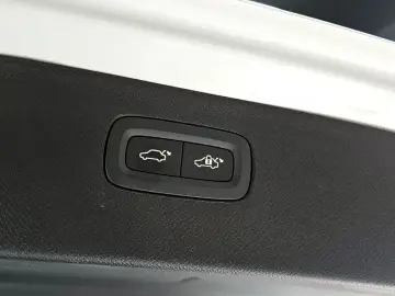 2025 Volvo XC90 с пробегом 10 893 км