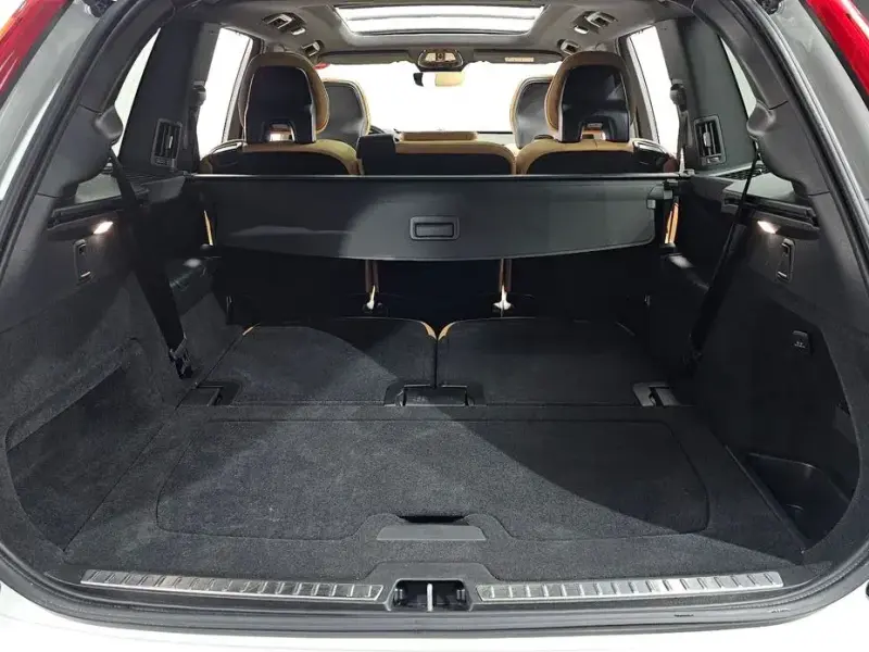 2025 Volvo XC90 с пробегом 10 893 км