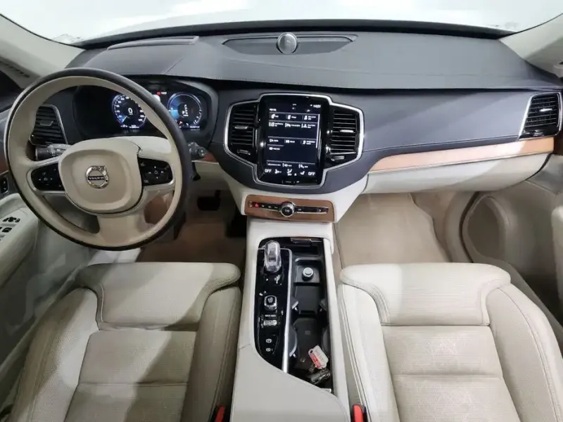 2019 Volvo XC90 с пробегом 72 705 км
